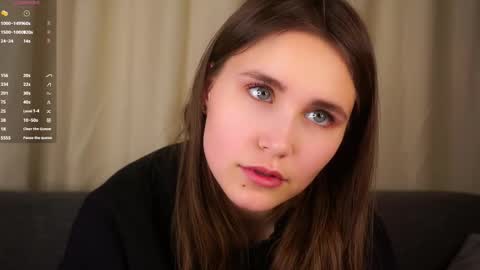 Snapshot of zeldaes chatting on November 26, 12:22 am Emilia online show from November 26, 12:22 am