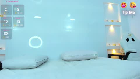 Zenda Evans online show from February 27, 10:37 am