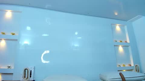 Zenda Evans online show from September 13, 3:50 am