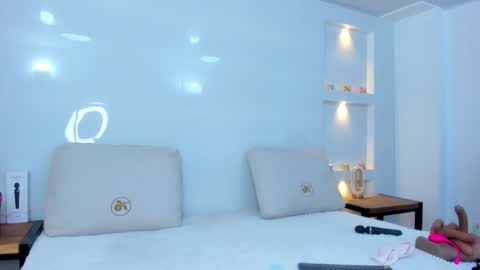 Zenda Evans online show from October 21, 4:13 am