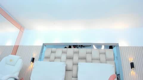 Zenda Evans online show from November 28, 11:18 pm