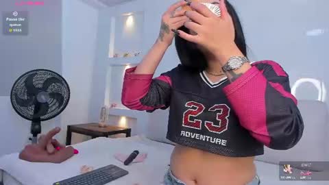 Snapshot of zenda_evans chatting on June 19, 4:39 am Zenda Evans online show from June 19, 4:39 am