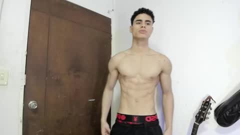 Snapshot of zenhzu chatting on December 5, 11:51 pm zenzhu online show from December 5, 11:51 pm