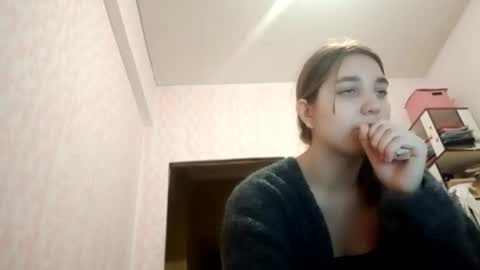 zeniabrossoit online show from March 16, 12:42 pm