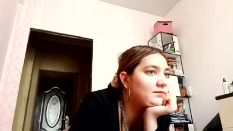 zeniabrossoit online show from April 22, 8:28 am