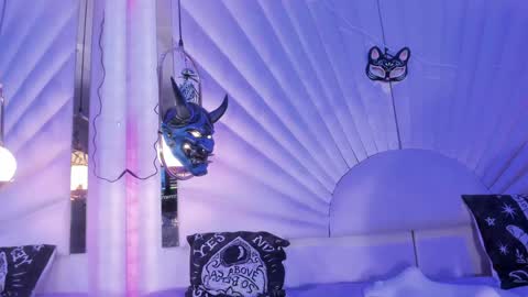    online show from December 2, 12:51 pm