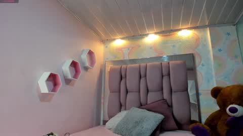 Snapshot of zephyra_angels1 chatting on January 17, 1:03 pm ZEPHYRA ANGELS online show from January 17, 1:03 pm