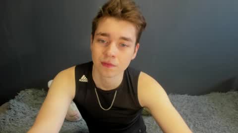Snapshot of zeriixx chatting on April 13, 2:50 am Ethan online show from April 13, 2:50 am