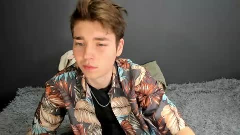 Snapshot of zeriixx chatting on April 20, 2:14 am Ethan online show from April 20, 2:14 am