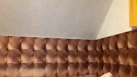 Snapshot of zervale chatting on December 5, 1:36 am zervale online show from December 5, 1:36 am