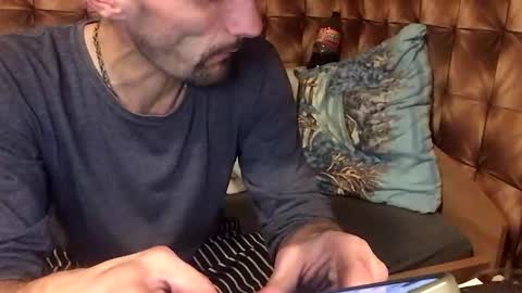 Snapshot of zervale chatting on December 5, 9:39 pm zervale online show from December 5, 9:39 pm