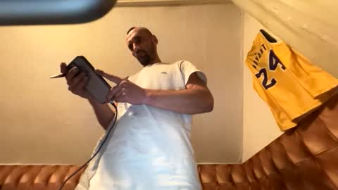 Snapshot of zervale chatting on September 16, 2:34 am zervale online show from September 16, 2:34 am