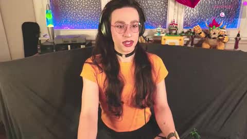 Snapshot of zesty_peach chatting on March 6, 1:24 am zesty_peach online show from March 6, 1:24 am