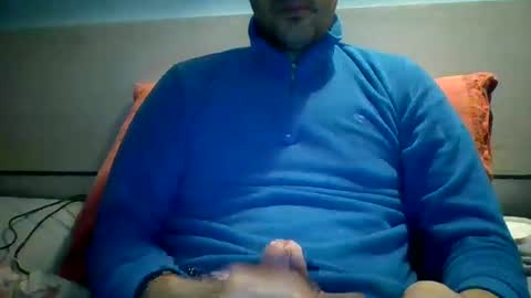 Snapshot of zeus00811 chatting on January 31, 6:46 am zeus online show from January 31, 6:46 am