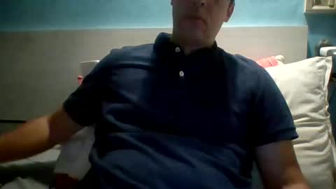 Snapshot of zeus00811 chatting on October 15, 5:18 am zeus online show from October 15, 5:18 am