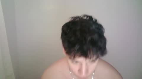 zeus_183 online show from April 4, 10:51 pm