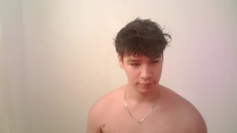 Snapshot of zeus_183 chatting on June 26, 8:46 pm zeus_183 online show from June 26, 8:46 pm
