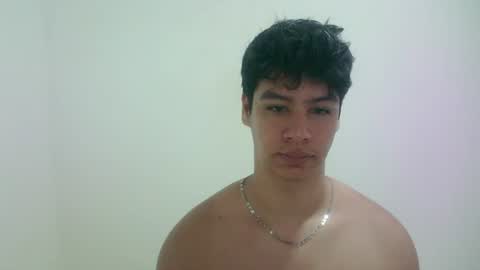 Snapshot of zeus_183 chatting on July 14, 10:21 am zeus_183 online show from July 14, 10:21 am