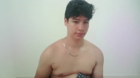 Snapshot of zeus_183 chatting on July 16, 2:56 pm zeus_183 online show from July 16, 2:56 pm