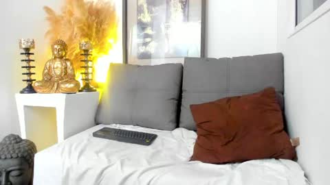 Zeus Brant online show from May 16, 1:43 pm