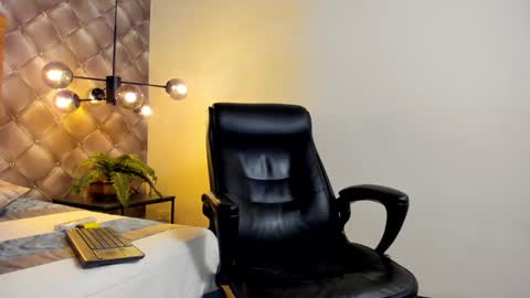 zeus online show from January 4, 10:34 pm