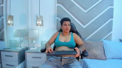 zeussmithh online show from October 7, 1:41 pm