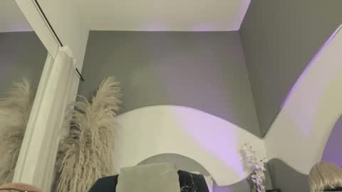 Snapshot of zhally_dee chatting on May 25, 11:49 am zhally_dee online show from May 25, 11:49 am