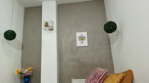 Snapshot of zhamira_21 chatting on January 24, 10:00 am ZHAMIRA ANDRES online show from January 24, 10:00 am