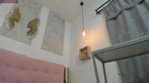 Snapshot of zhamira_21 chatting on October 18, 10:43 pm ZHAMIRA ANDRES online show from October 18, 10:43 pm