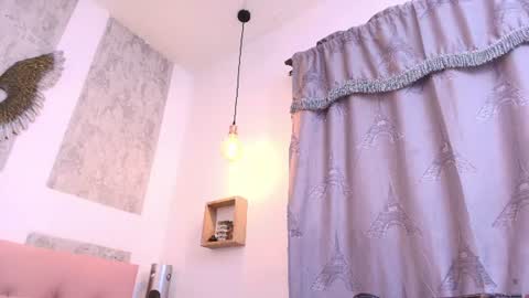 Snapshot of zhamira_21 chatting on July 4, 8:26 pm ZHAMIRA ANDRES online show from July 4, 8:26 pm