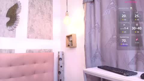 Snapshot of zhamira_21 chatting on July 12, 8:11 pm ZHAMIRA ANDRES online show from July 12, 8:11 pm