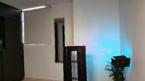 Snapshot of zhara_11 chatting on June 23, 12:36 pm Zhara online show from June 23, 12:36 pm