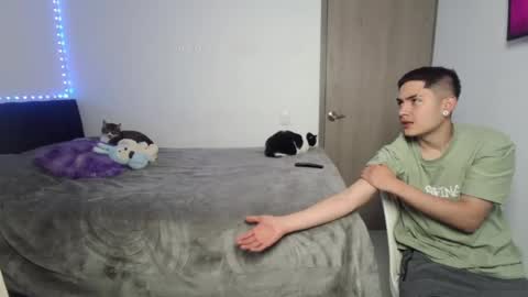 Zhara and logan online show from July 2, 12:11 pm