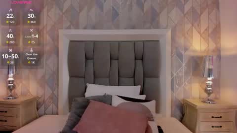zharia_lux25 online show from June 18, 11:36 am