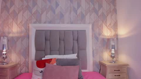 zharia_lux25 online show from July 8, 11:37 am