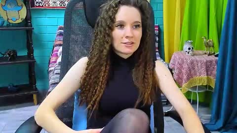 zianichols online show from February 11, 12:16 pm