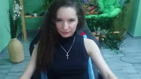 zianichols online show from February 18, 11:41 pm