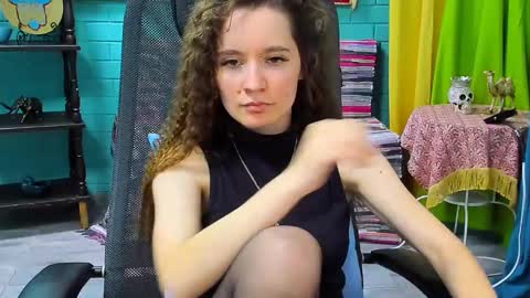 zianichols online show from February 21, 4:48 pm