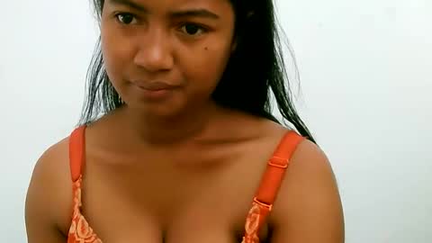 Snapshot of zina479102 chatting on May 9, 5:01 am elly online show from May 9, 5:01 am