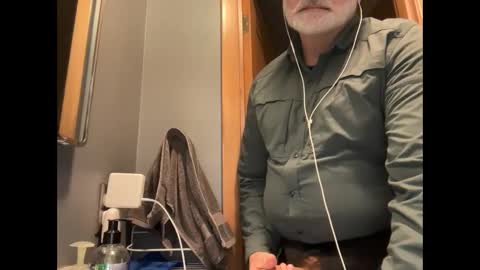 Snapshot of zinger283069 chatting on January 29, 10:11 pm zinger283069 online show from January 29, 10:11 pm