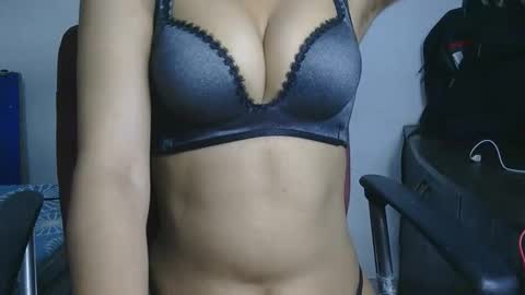 Snapshot of ziyaa_1 chatting on November 7, 4:01 am Ziyaa online show from November 7, 4:01 am