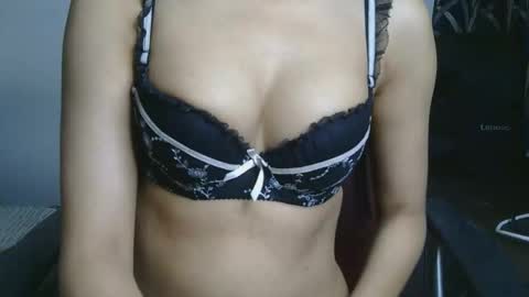 Snapshot of ziyaa_1 chatting on November 20, 4:01 am Ziyaa online show from November 20, 4:01 am