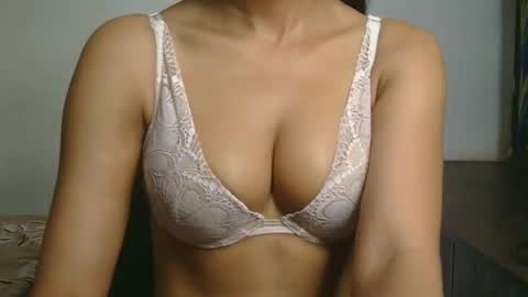 Snapshot of ziyaa_1 chatting on May 22, 3:13 am Ziyaa online show from May 22, 3:13 am