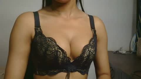 Snapshot of ziyaa_1 chatting on July 1, 3:52 am Ziyaa online show from July 1, 3:52 am