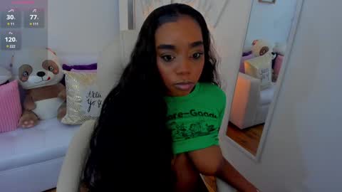 Snapshot of zobe_love chatting on January 17, 6:12 pm Zobe Love online show from January 17, 6:12 pm