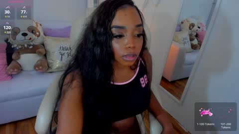 Snapshot of zobe_love chatting on February 4, 10:02 pm Zobe Love online show from February 4, 10:02 pm