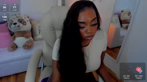 Snapshot of zobe_love chatting on February 12, 10:26 pm Zobe Love online show from February 12, 10:26 pm