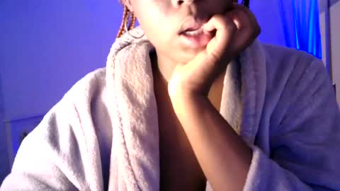 zoe861784 online show from July 28, 11:04 pm