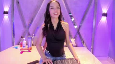 Snapshot of zoe_444_ chatting on June 26, 4:06 am Zoe online show from June 26, 4:06 am