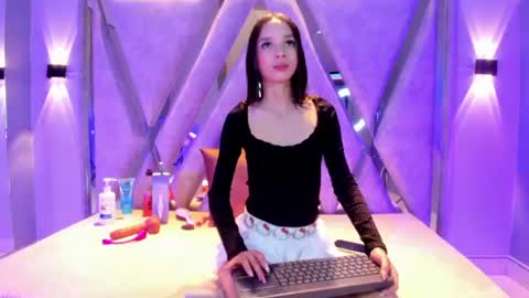 Snapshot of zoe_444_ chatting on June 28, 8:37 pm Zoe online show from June 28, 8:37 pm